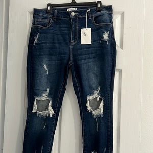 Dark skinny distressed jeans stretch
